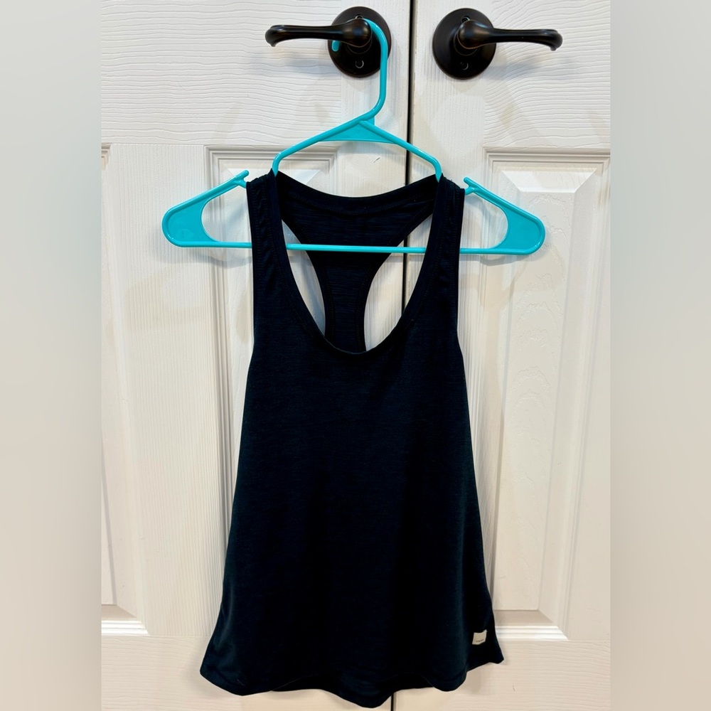 Vuori Lux Performance Tank